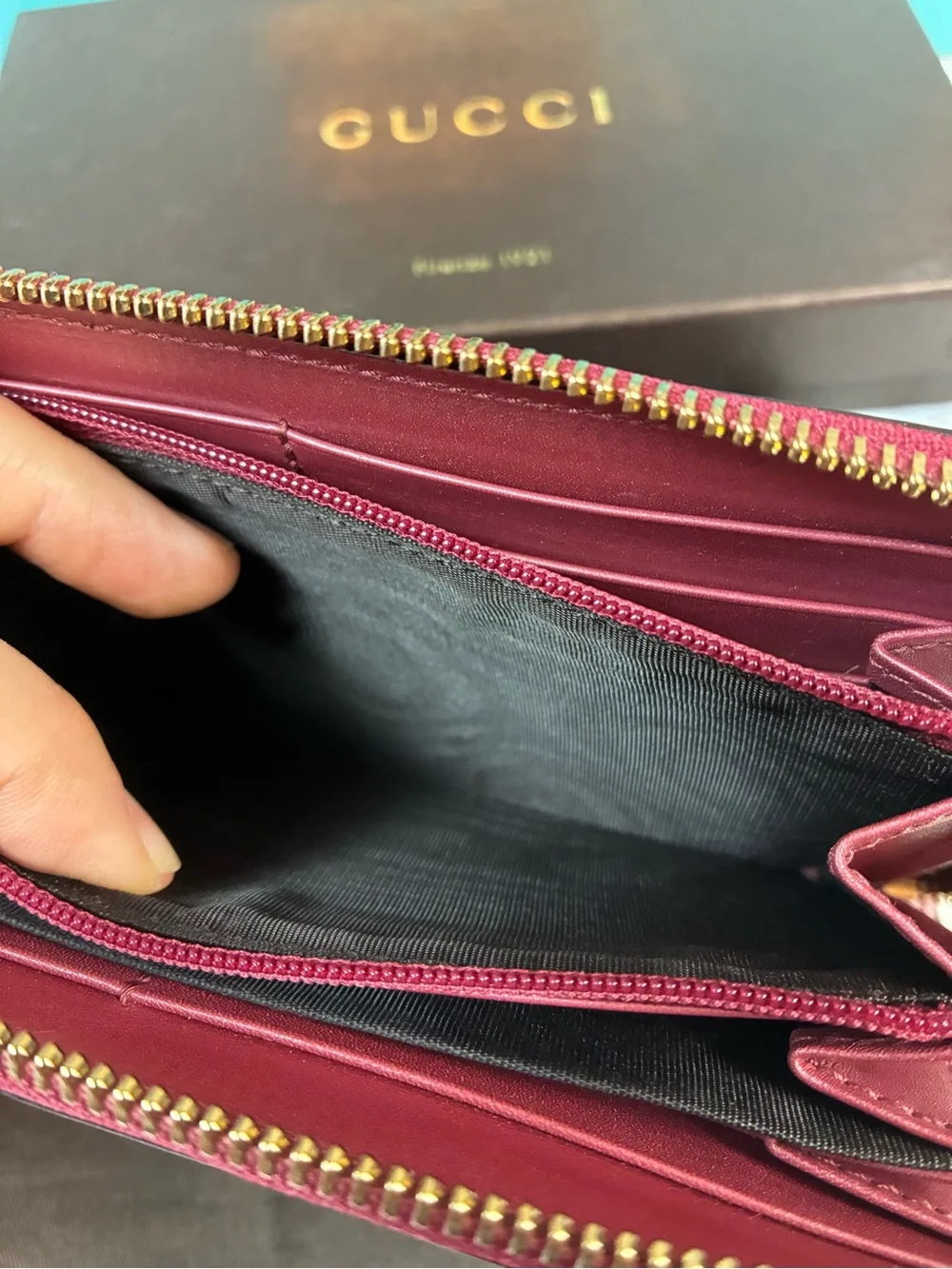 Gucci GG Burgundy Patent Leather Zip Continental Wallet - Pristine Condition - Picture 14 of 16